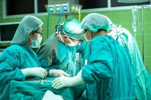 Ιατρική ομάδα στο χειρουργείο
